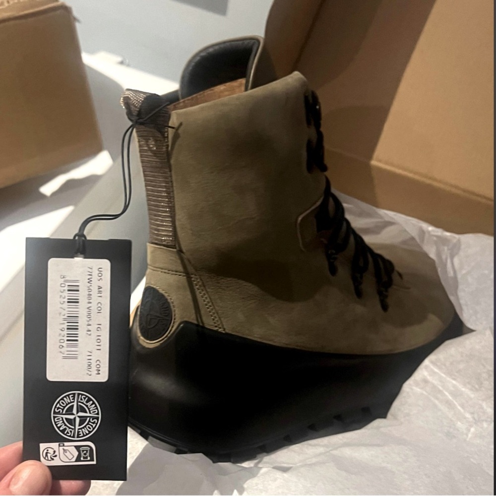 Stone Island boots, size 42 (9-9.5), Sage/Tope colour